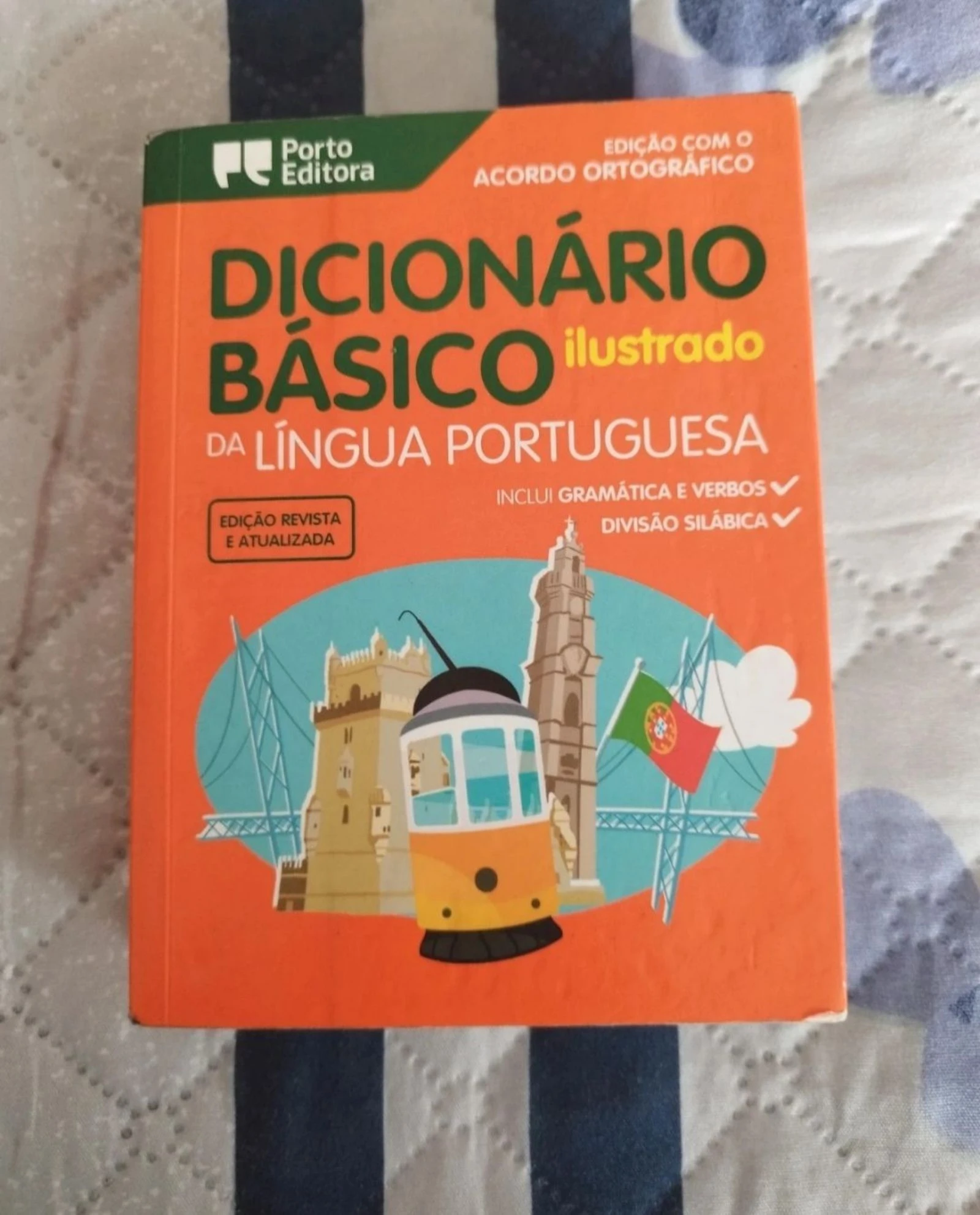 Dicionário básico de língua portuguesa